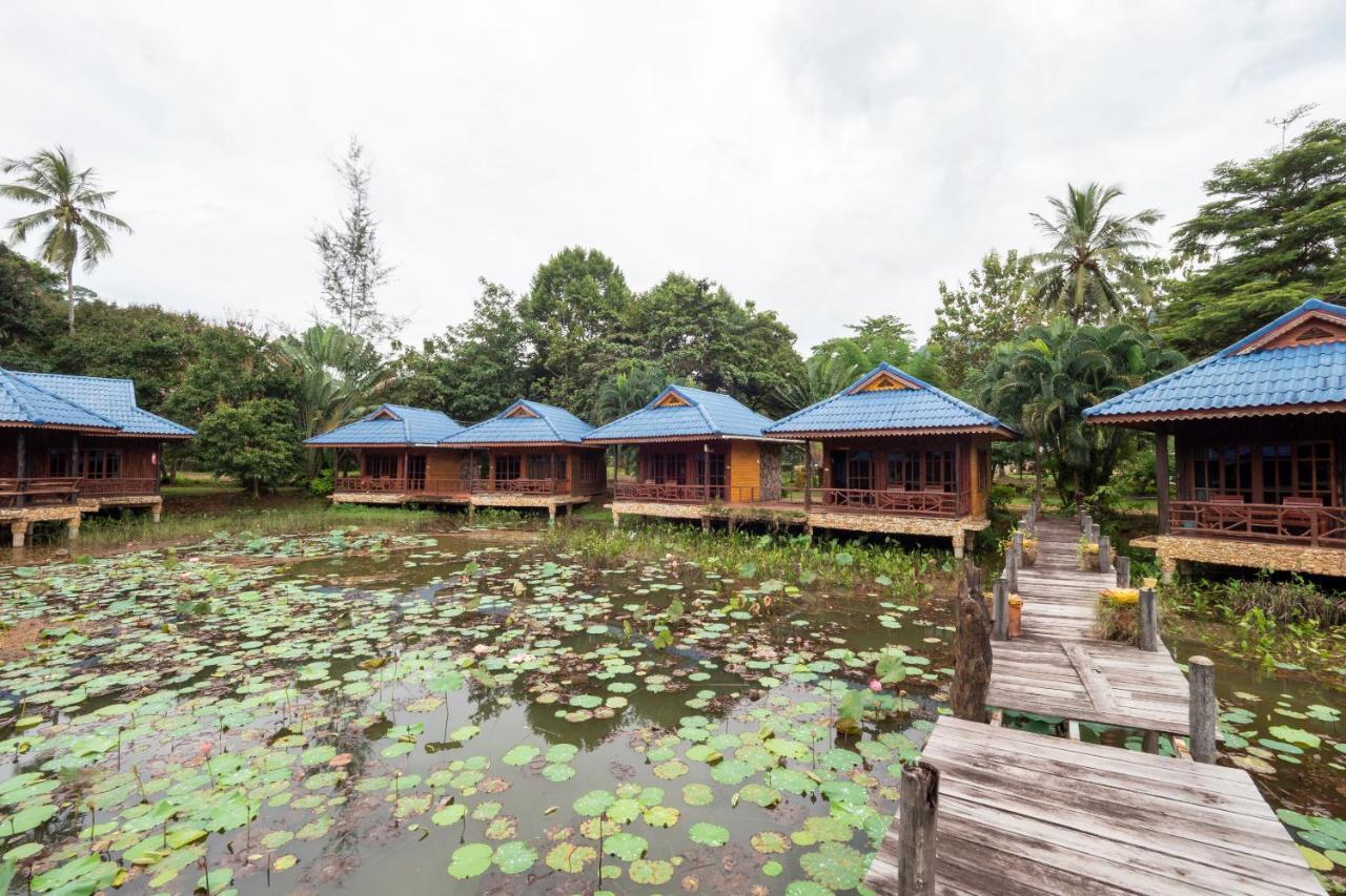 Oyo 75336 Blue Resort & Spa Koh Chang Exterior photo